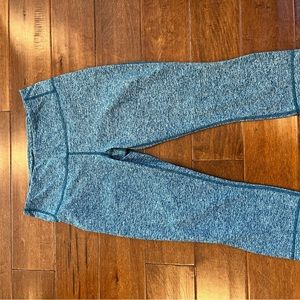 Women’s size M cropped Patagonia leggings